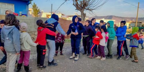 Relawan Muhammadiya di Turki selain bertugas sebagai penerjemah juga melakukan pendampingan psikososial buat anak-anak penyintas gempa/Repro