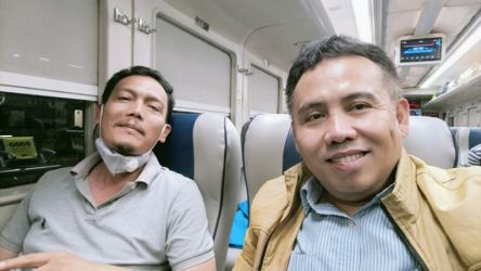 Waketum JMSI Rahimamdani dengan Mantan Bendum JMSI Dede Zaki Mubarok saat perjalanan ke Semarang untuk pengukuhan JMSI Jateng/Ist