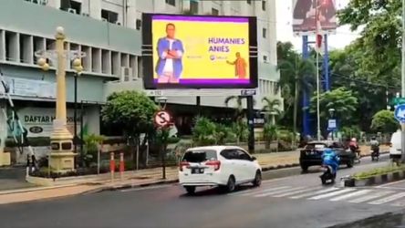 Salah satu spot videotron Anies Baswedan di Surabaya. (Foto: Repro)