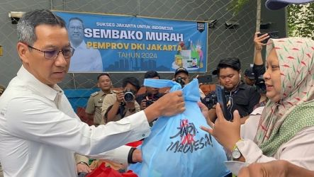 Tas Sembako Murah Pemprov DKI Jakarta mirip atribut Paslon Capres nomor 2 di Pemilu 2024. (Foto: Dok. Pemprov DKI Jakarta)