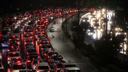 Kemacetan Jakarta menjelang petang.-Pinterest-
